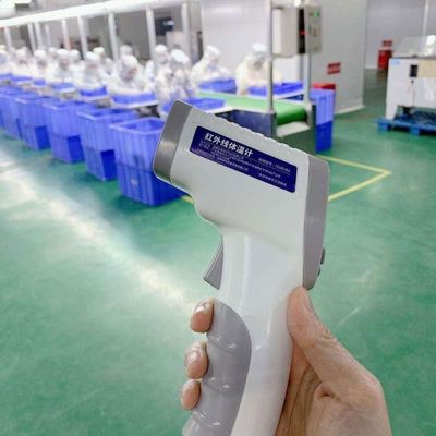 Le rayonnement libèrent le thermomètre infrarouge de front de Digital de 32 ensembles